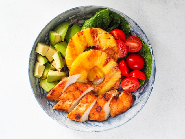 grilled chicken bowl with veggies